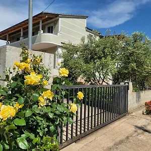  Apartman Spahiu Albánia