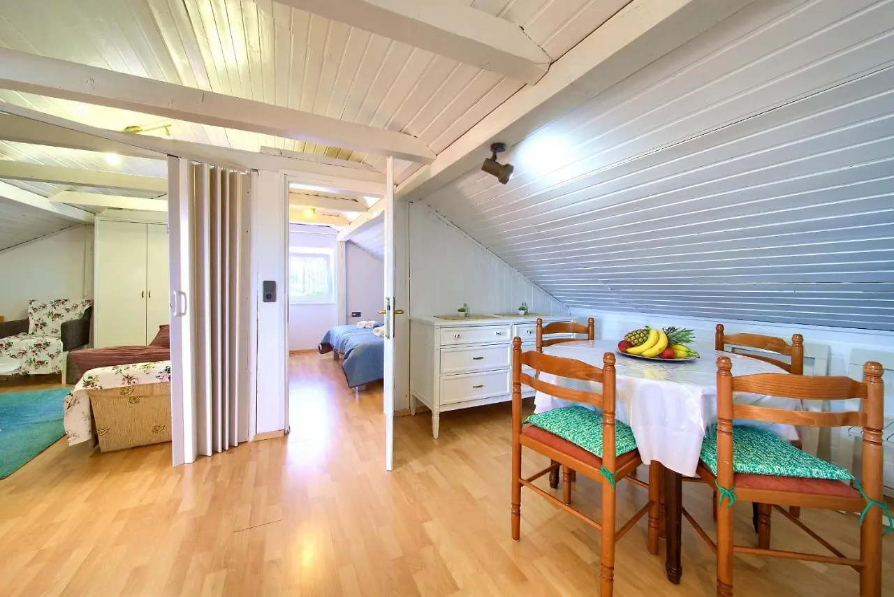 Stella Apartmani Malinska Samoborska 9
